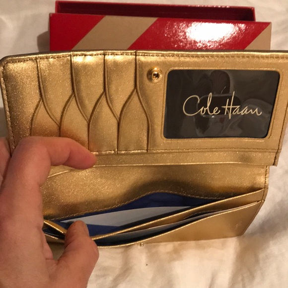 Cole Haan wallet NWOT - Picture 4 of 4